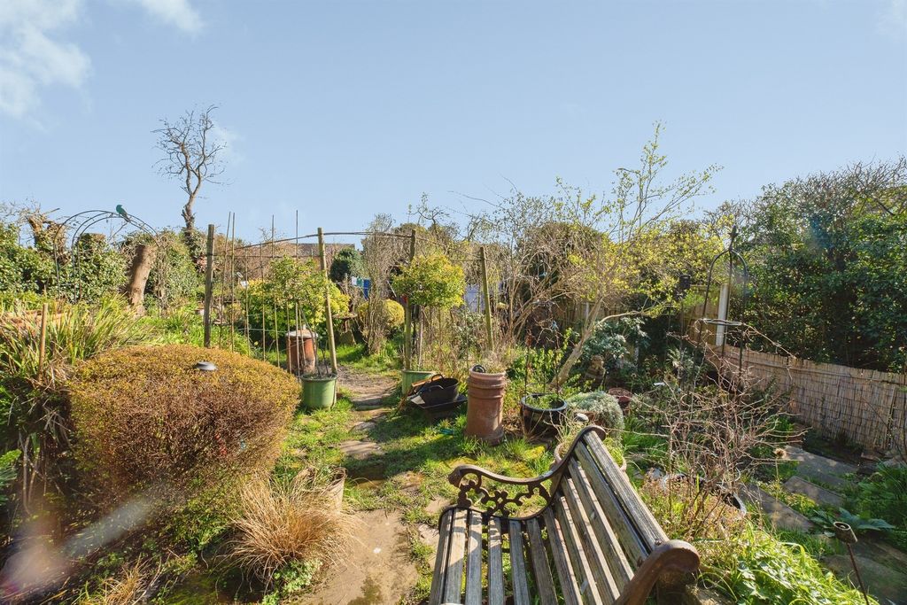 Property photo 2 of 29