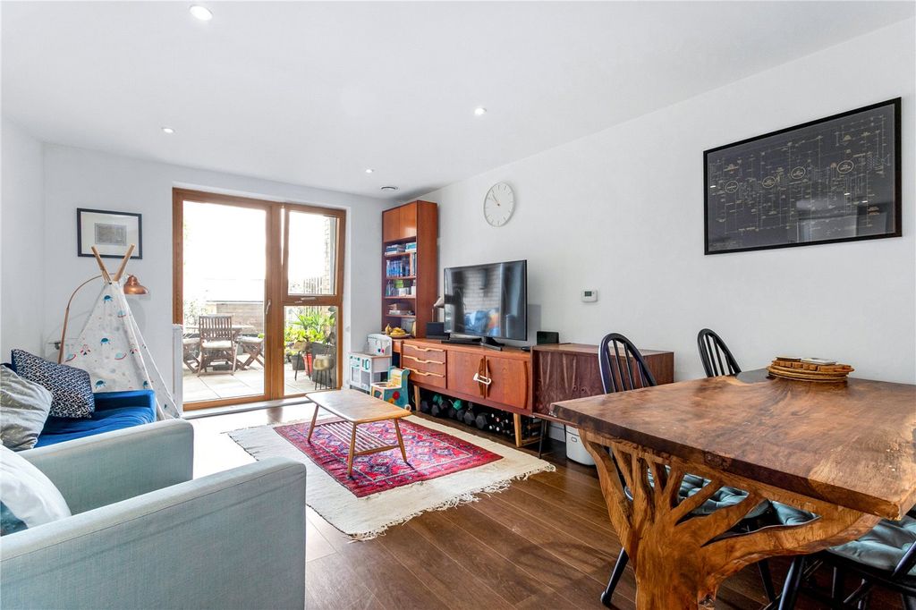 Property photo 2 of 12 Picture No. 14