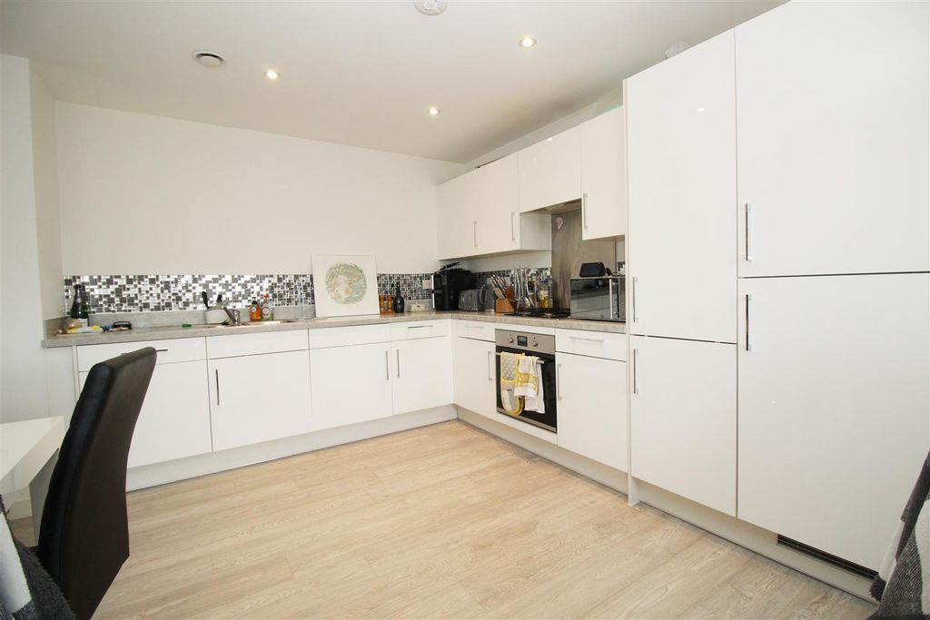 Property photo 2 of 8 Kitch.Jpg