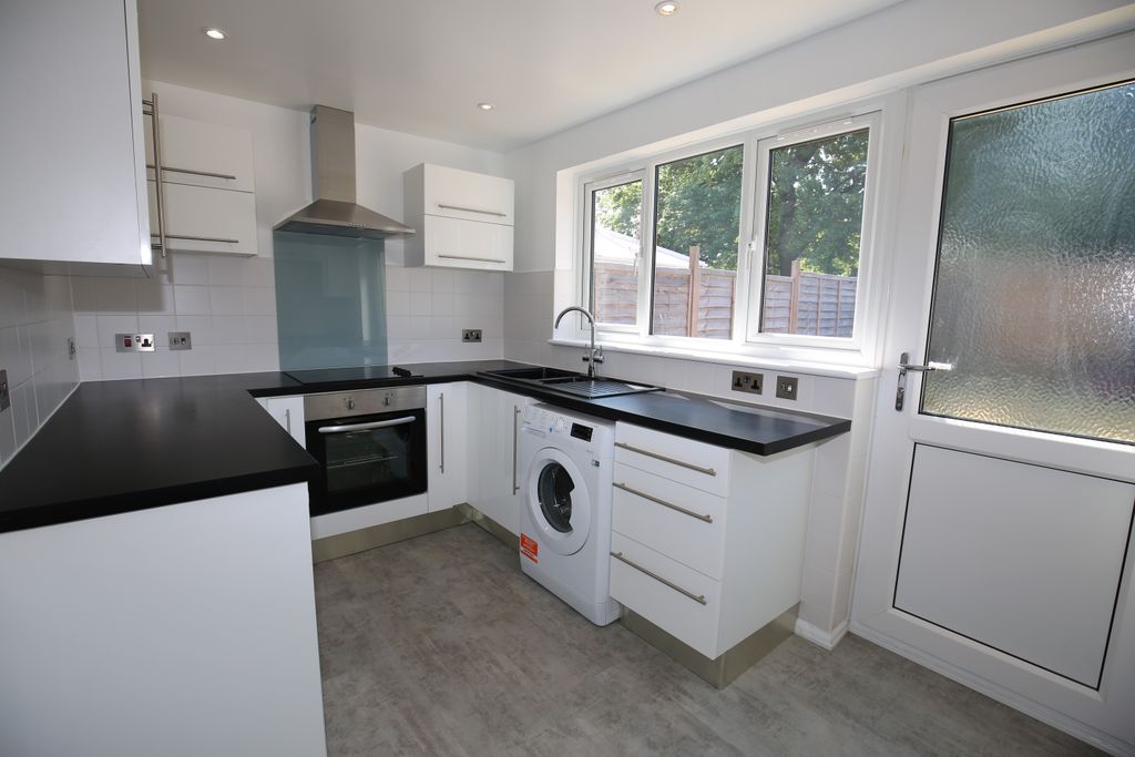 Property photo 2 of 10 Photo 02