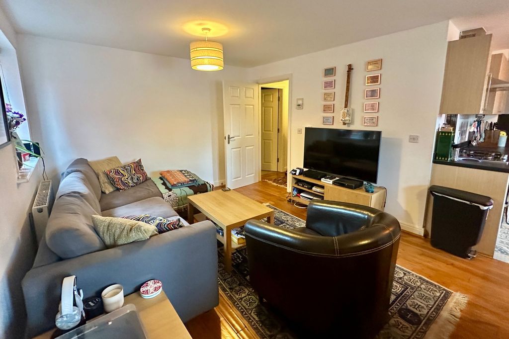 Property photo 3 of 11