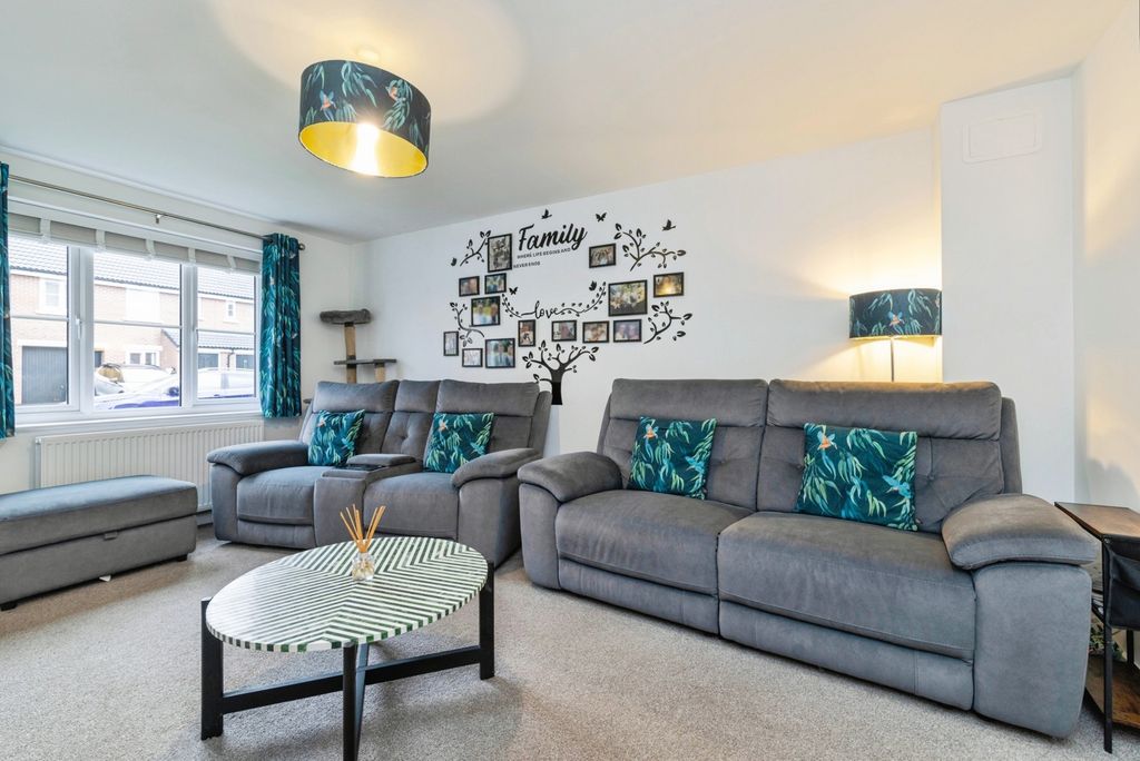 Property photo 3 of 23 Pbox-Img.Jpg
