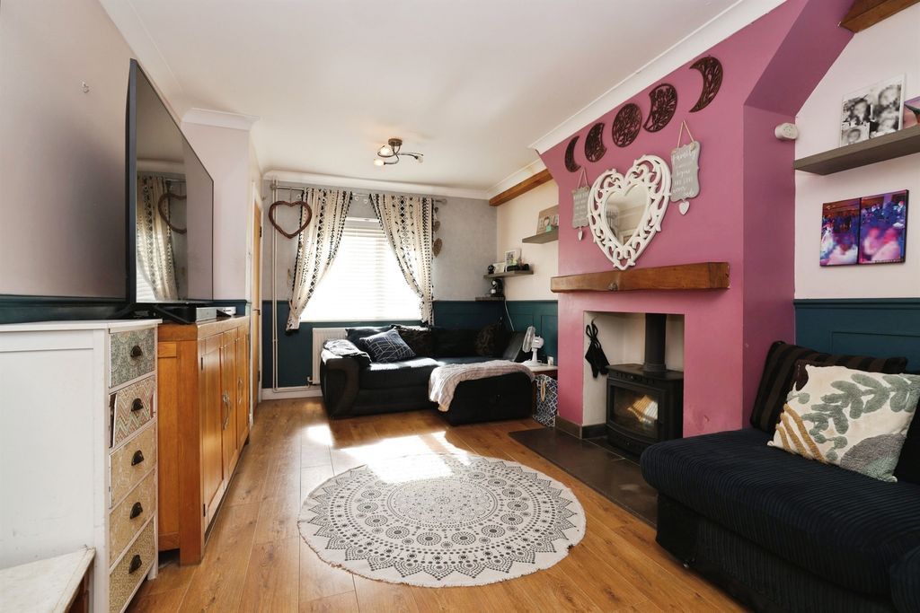 Property photo 2 of 24