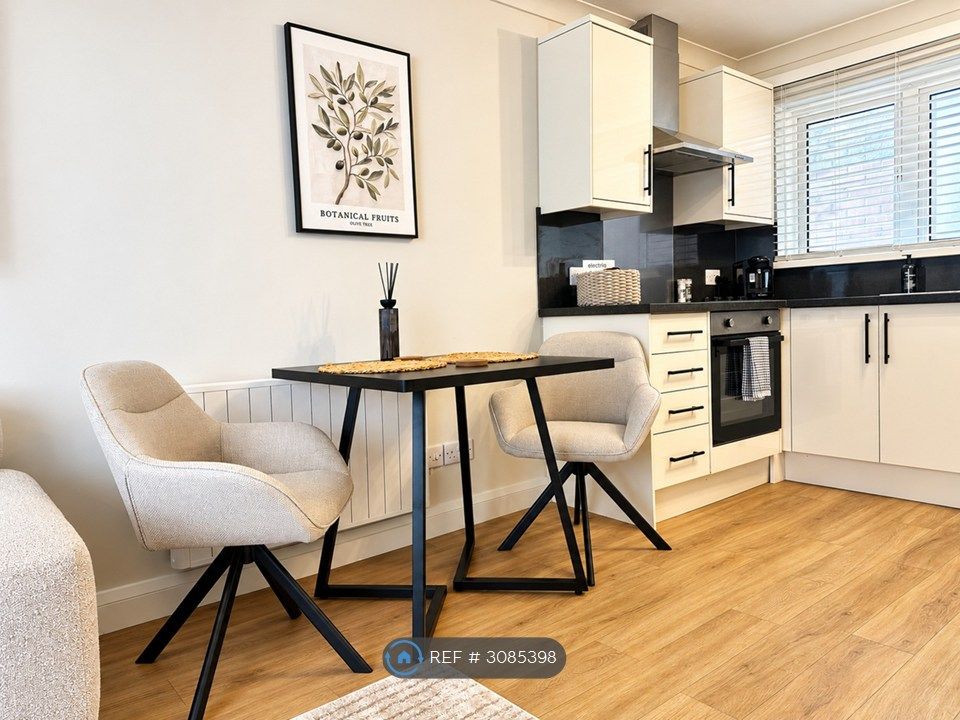 Property photo 3 of 9 Dining Area