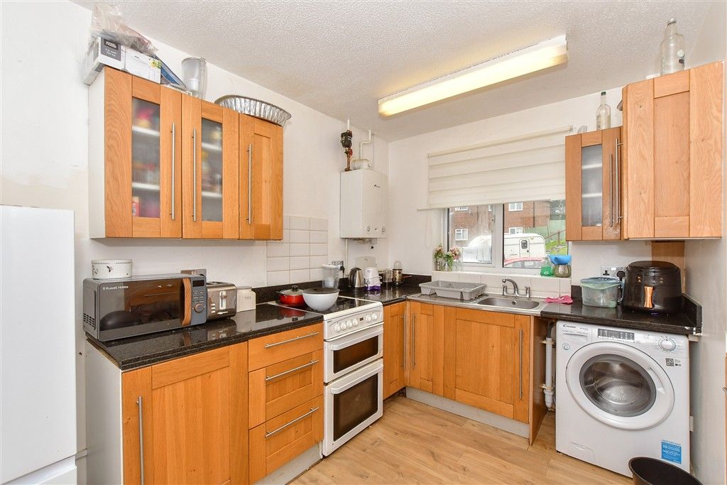 Property photo 1 of 8 Kitchen