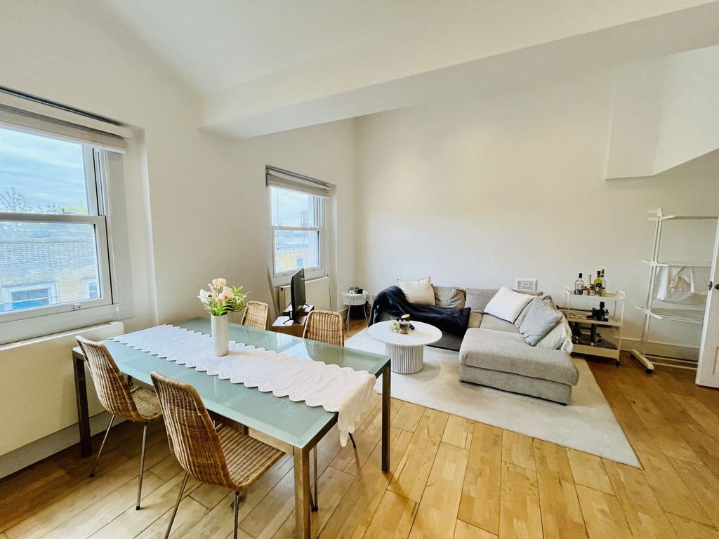 Property photo 3 of 8 Photo 15