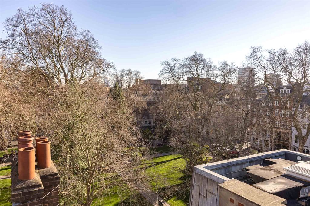 Property photo 2 of 11 Roof Terrace