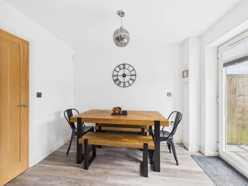 Property photo 3 of 24 Cam03729G0-Pr0048-Still009