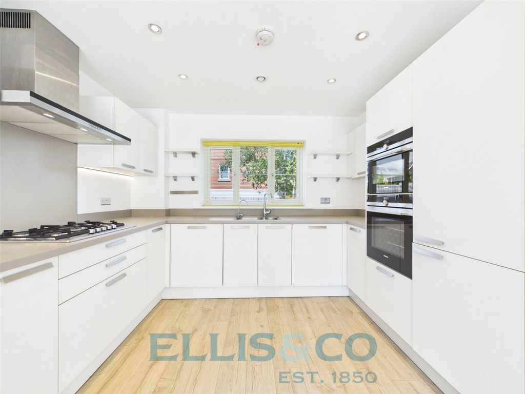 Property photo 2 of 15 Picture No. 06