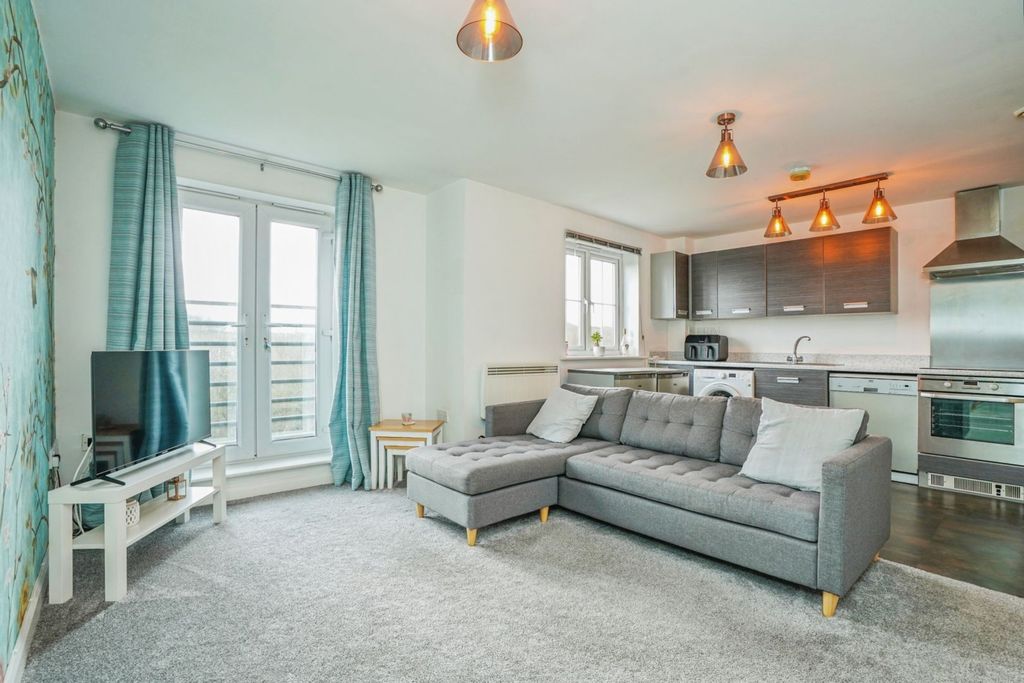 Property photo 2 of 14