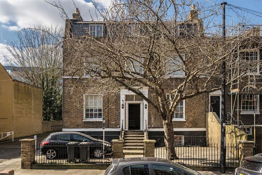 Property photo 1 of 8