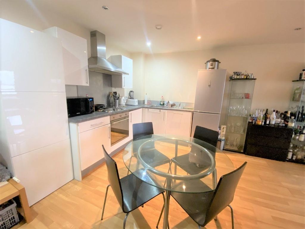 Property photo 2 of 5 Kitchen