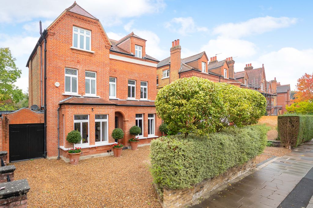 Property photo 1 of 23