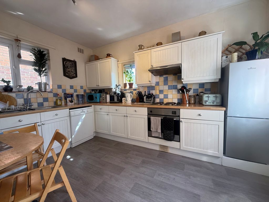 Property photo 2 of 10 Photo 7