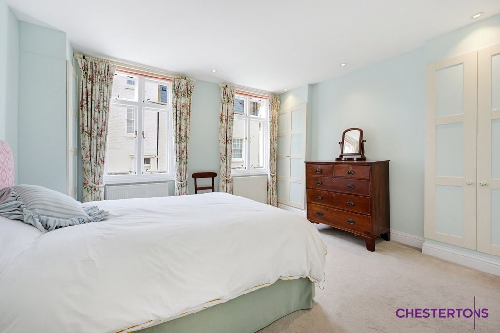 Property photo 3 of 18