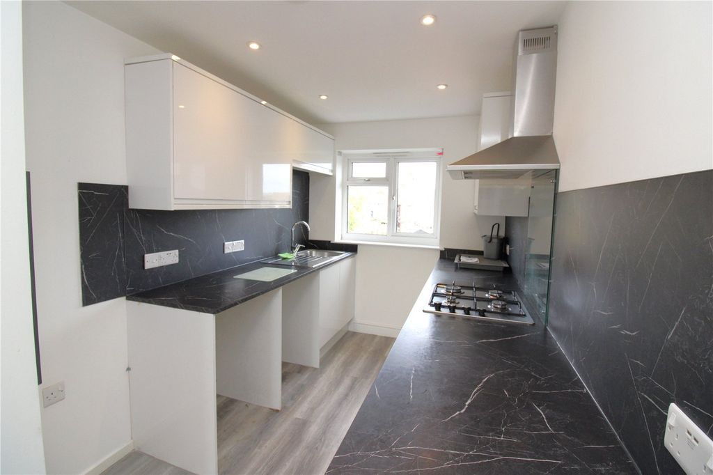 Property photo 2 of 11 Picture No. 05
