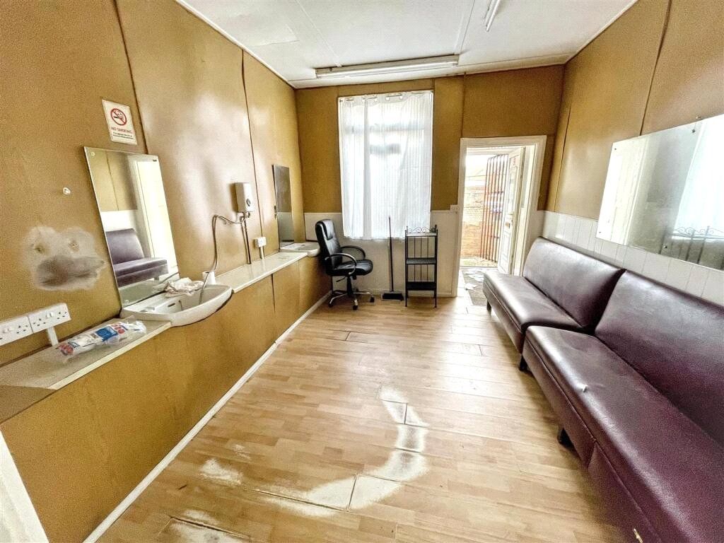 Property photo 2 of 7 Picture No. 05