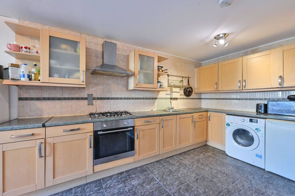 Property photo 3 of 15