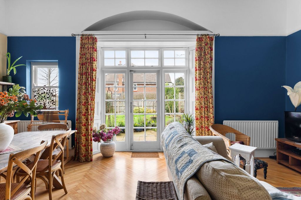 Property photo 3 of 24