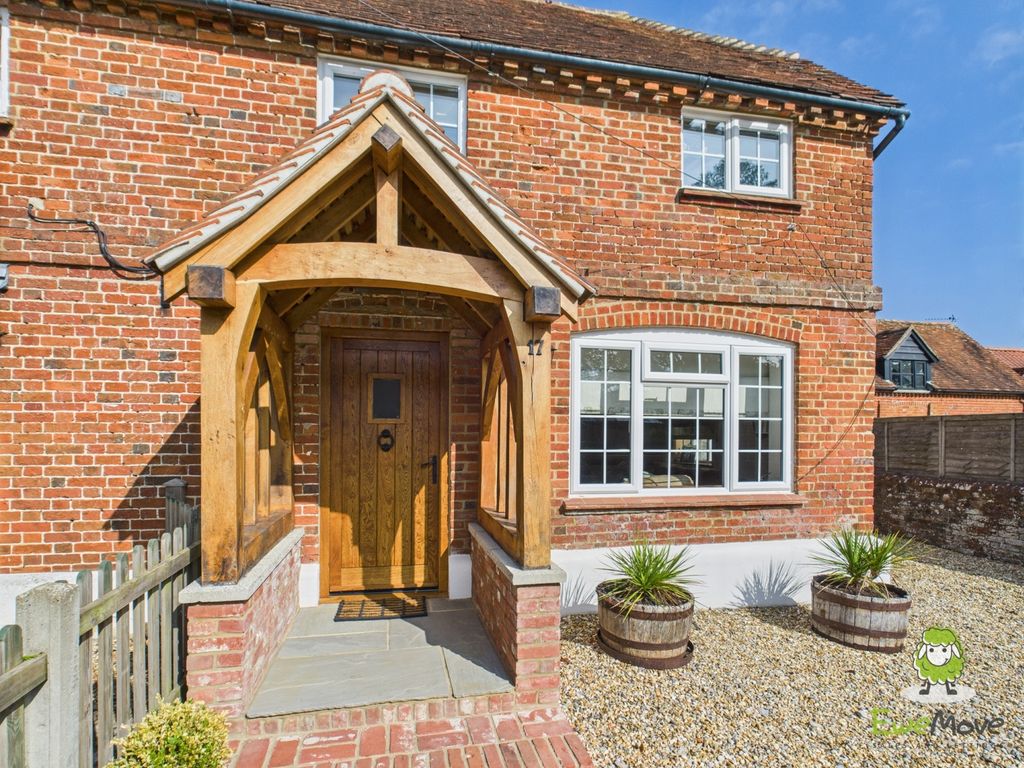 Property photo 2 of 39 Ewemove Basingstoke Estate Agents 17 Vyne Road