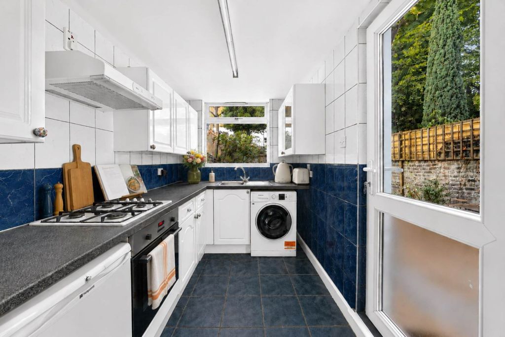 Property photo 3 of 9