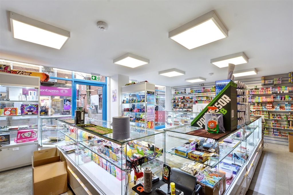 Property photo 2 of 21 Retail Space_4.Jpeg