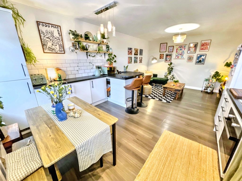 Property photo 3 of 9 46Staldoncourt7