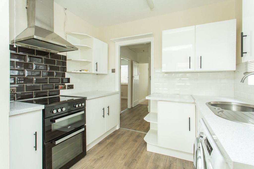 Property photo 3 of 15 Picture 3