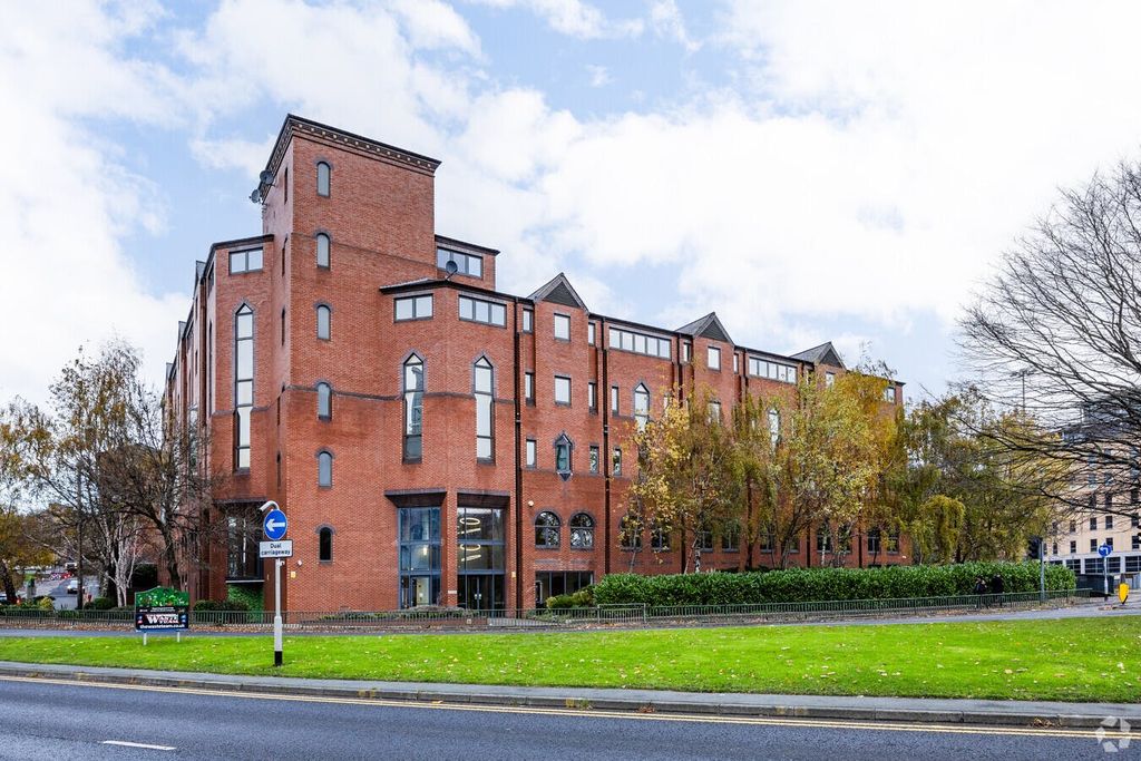 Property photo 1 of 10 2Pl32048x1091.Jpg