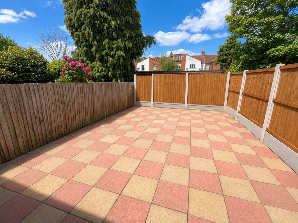 Additional image 9 of 3 bed flat for saleBulstrode Road, Hounslow, Greater London TW3