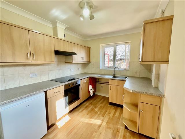 Property photo 3 of 21 Kitchen