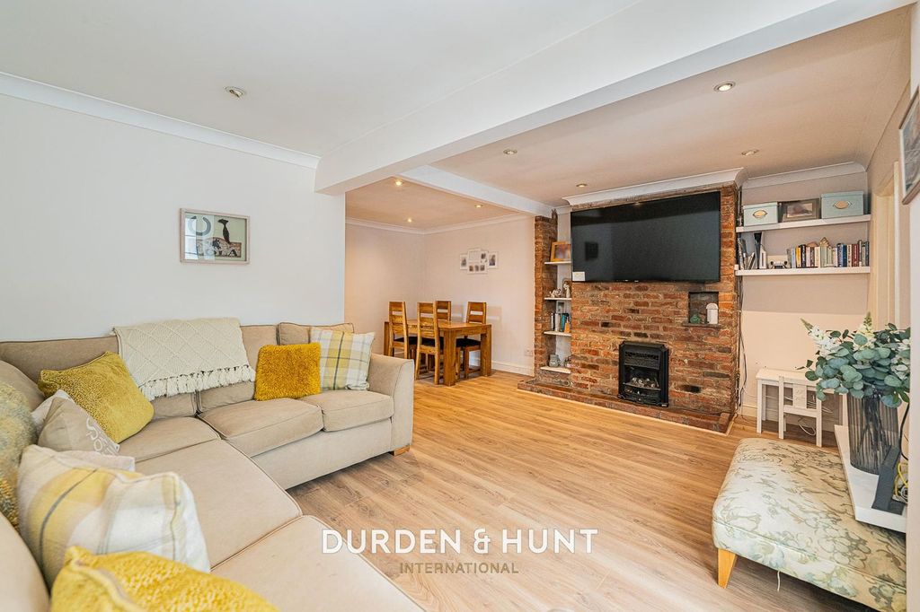 Property photo 2 of 22 Days-44.Jpg