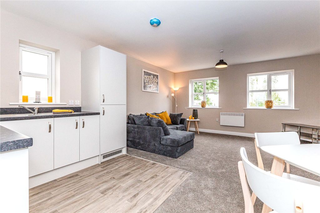 Property photo 2 of 13