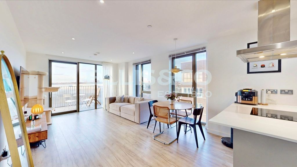 Property photo 3 of 23 Picture No. 01