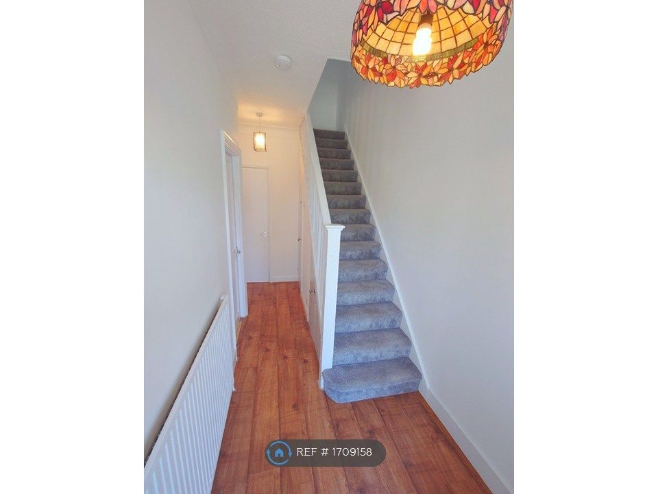 Property photo 2 of 31 Ground Floor Hallway