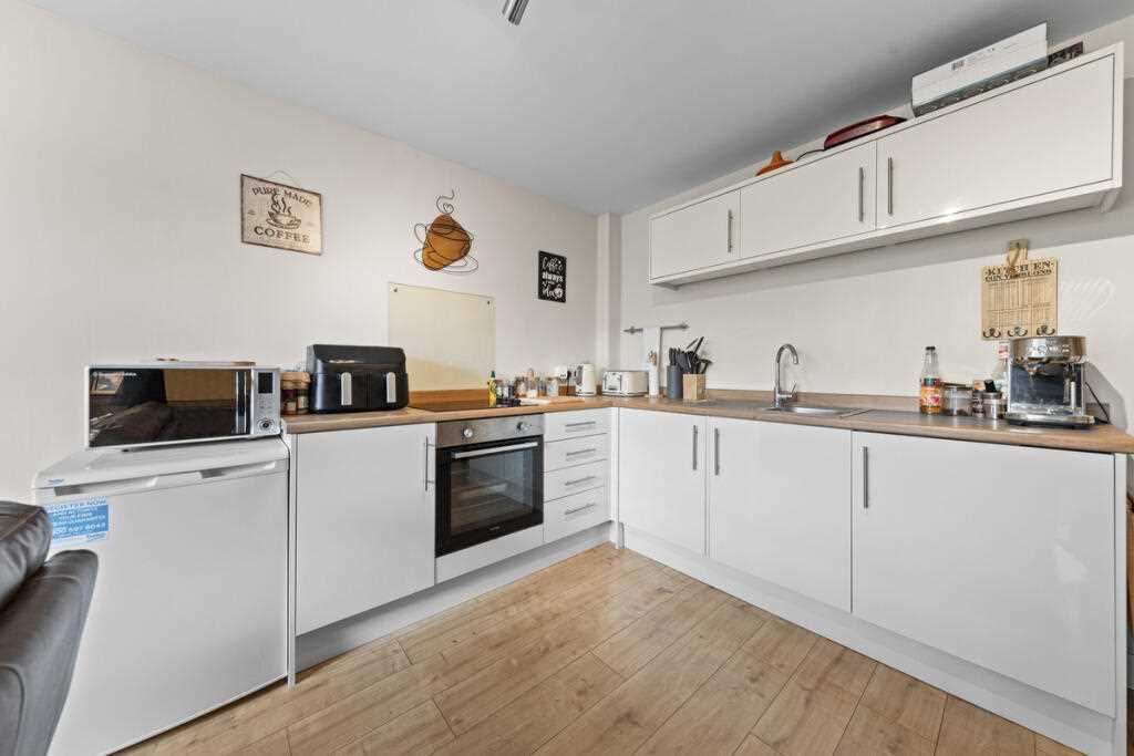 Property photo 3 of 5 Kitchen