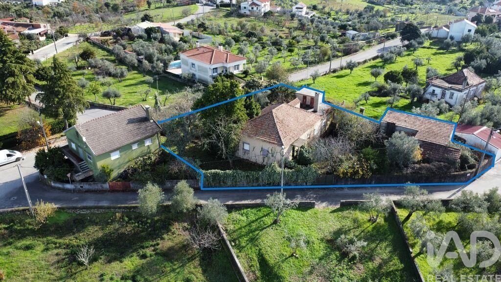 Property photo 2 of 40