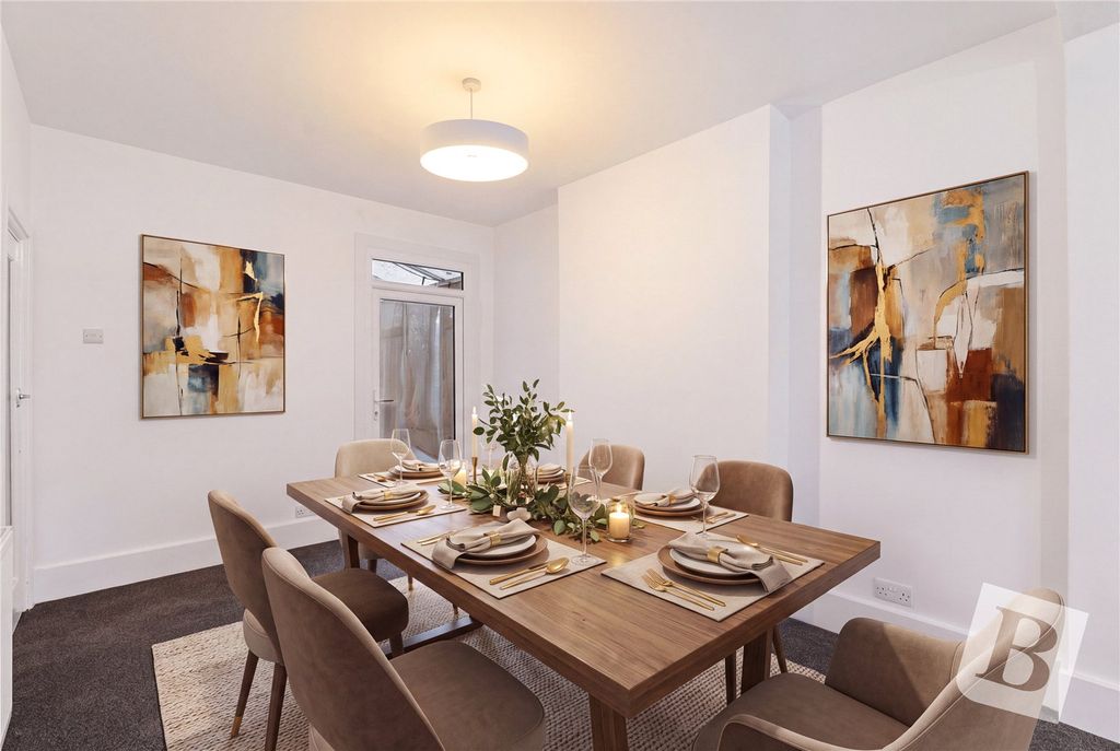 Property photo 3 of 16 Dining Area