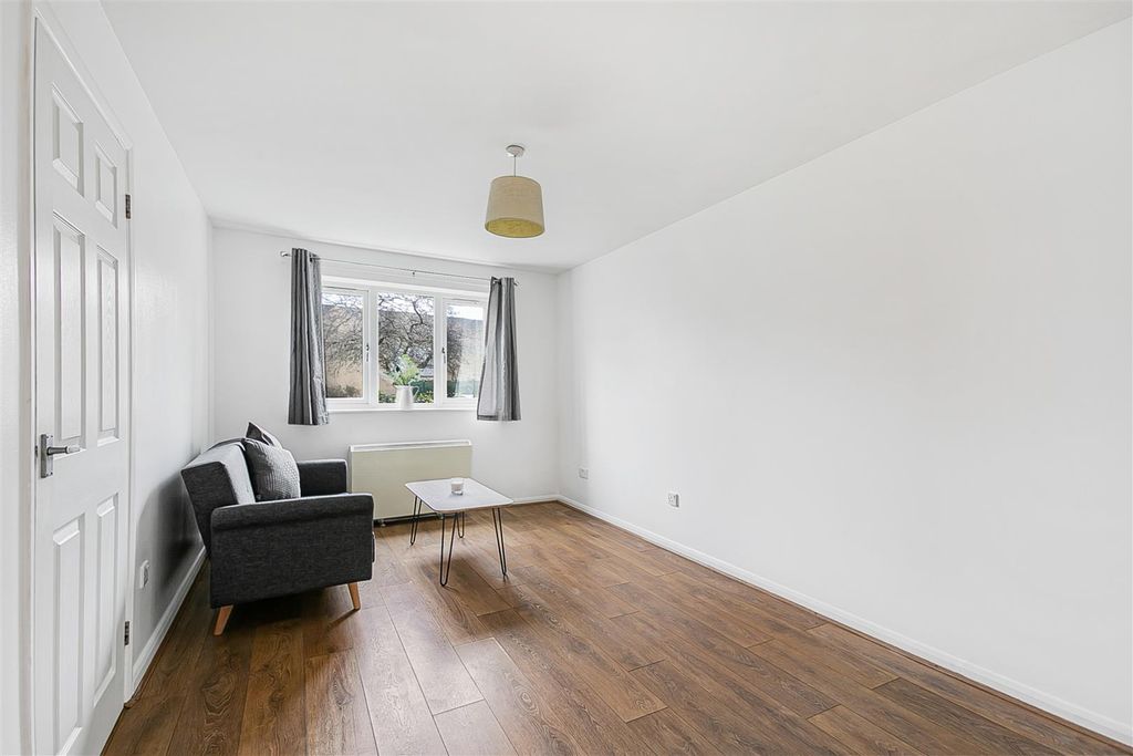 Property photo 2 of 18 2