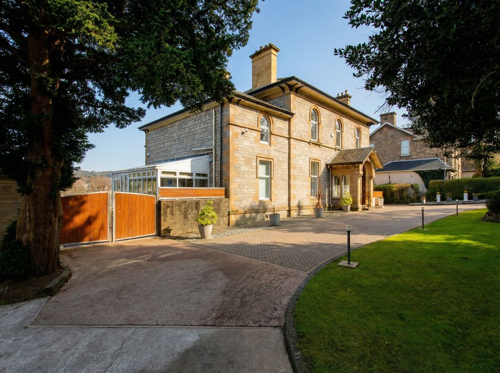 Property photo 1 of 31 Primary Property Image