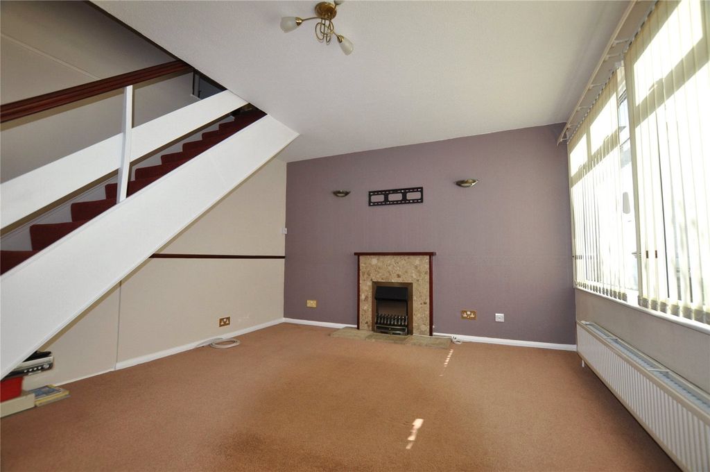 Property photo 3 of 10 Living Room