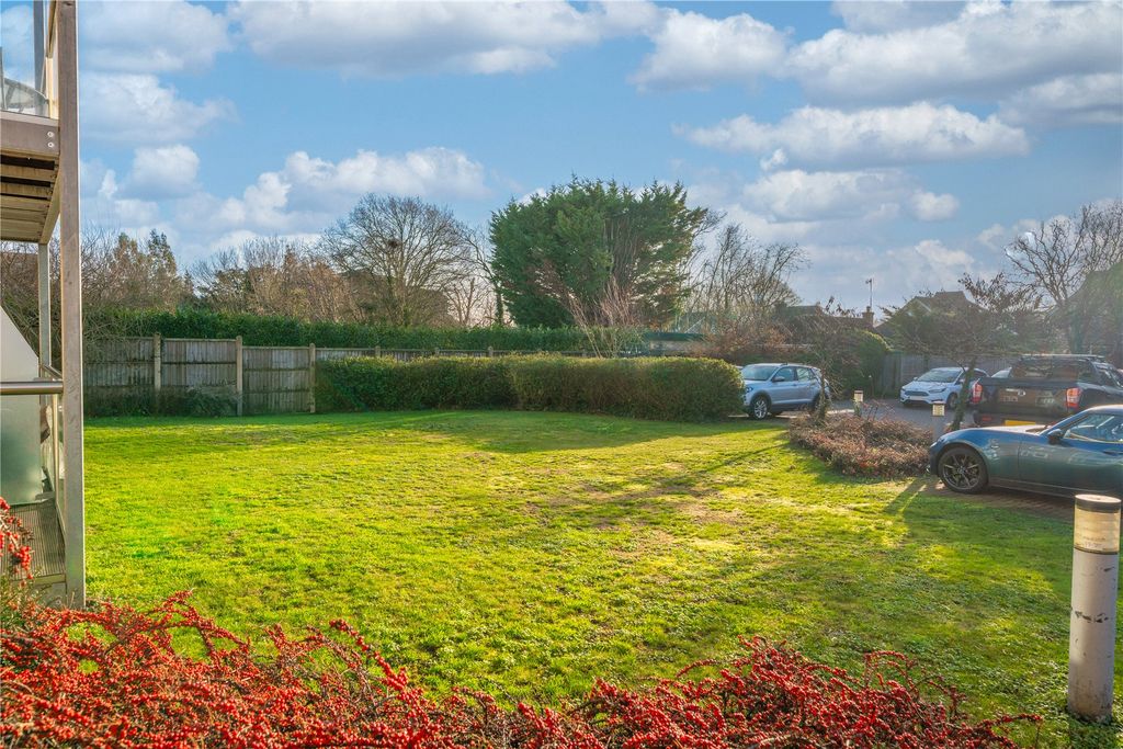 Property photo 3 of 15 Picture No. 12