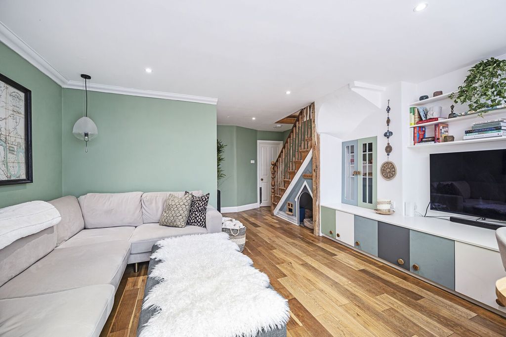 Property photo 1 of 17