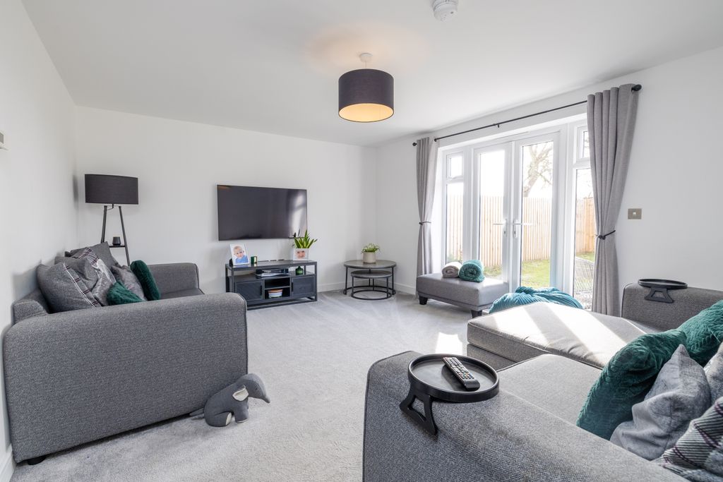 Property photo 2 of 26 2026-03-20-11Frankford030