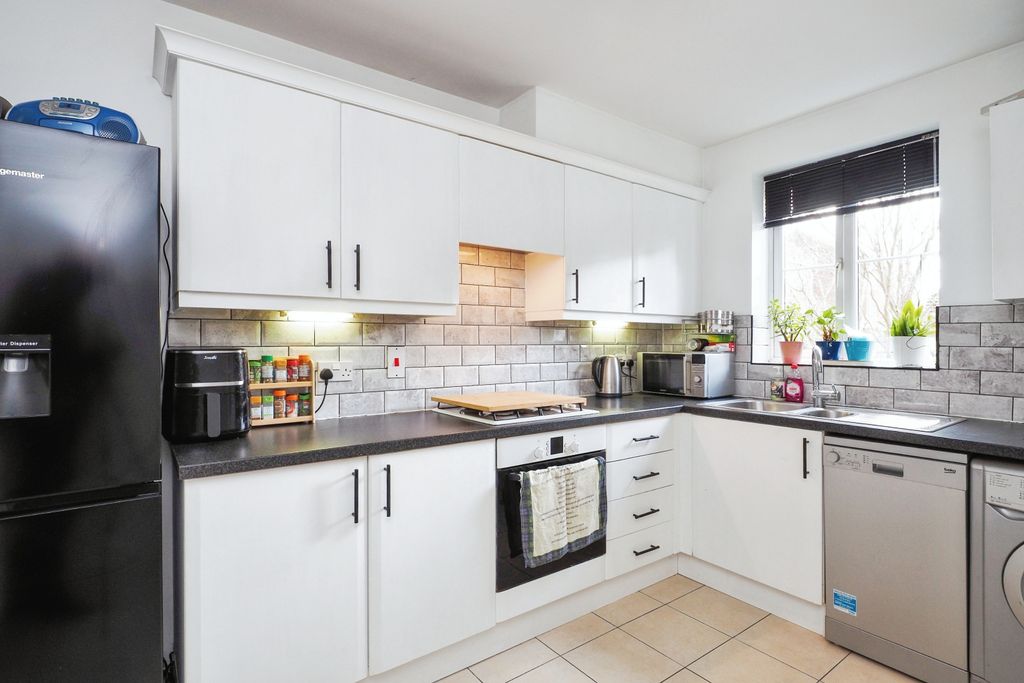 Property photo 2 of 17 Photography