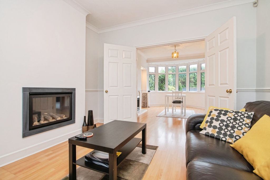 Property photo 2 of 17 Photo