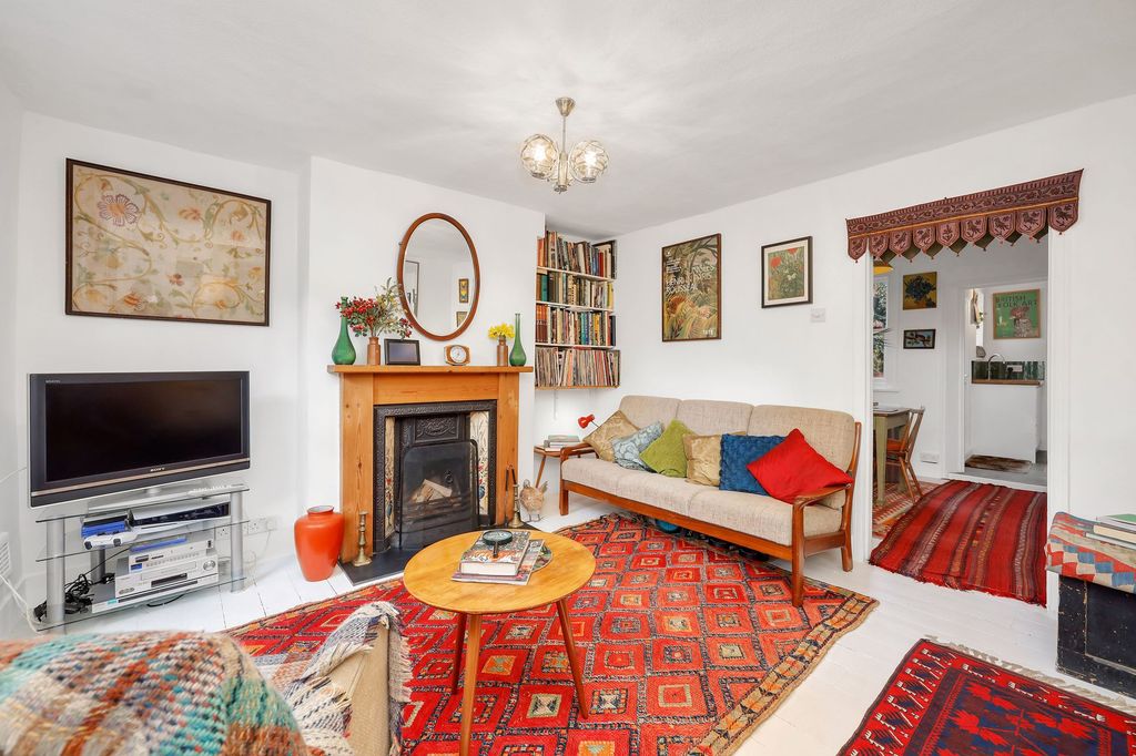 Property photo 2 of 11