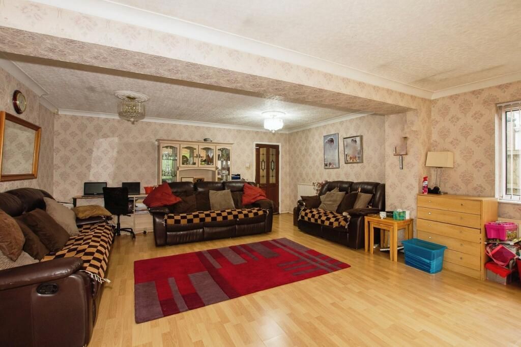 Property photo 3 of 21