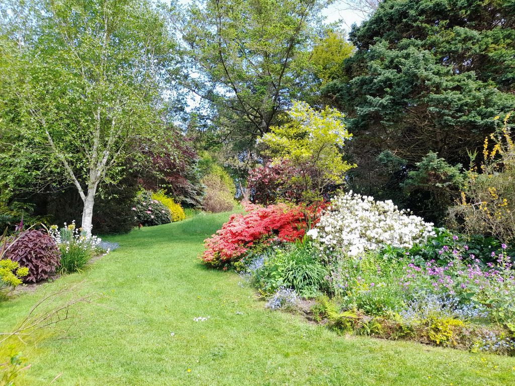Property photo 2 of 18 Garden