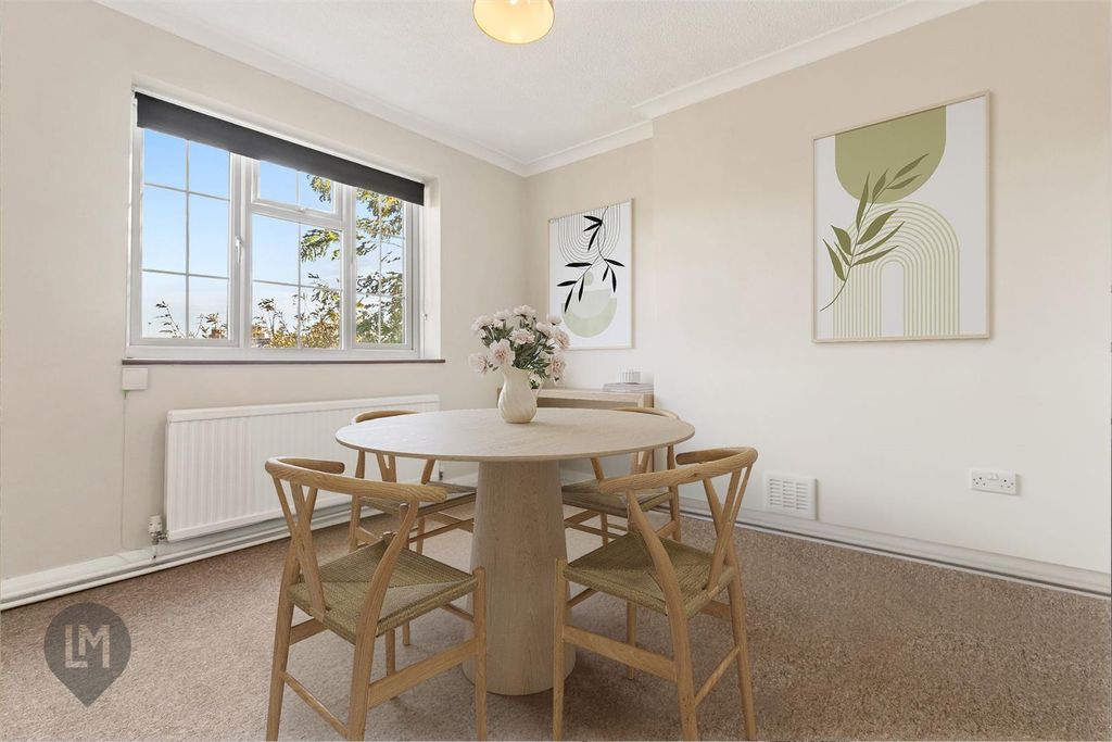 Property photo 2 of 7 Dining Room